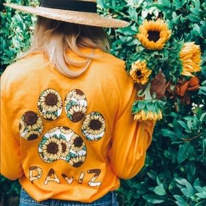 PAWZ 🐾 sunflower t shirt